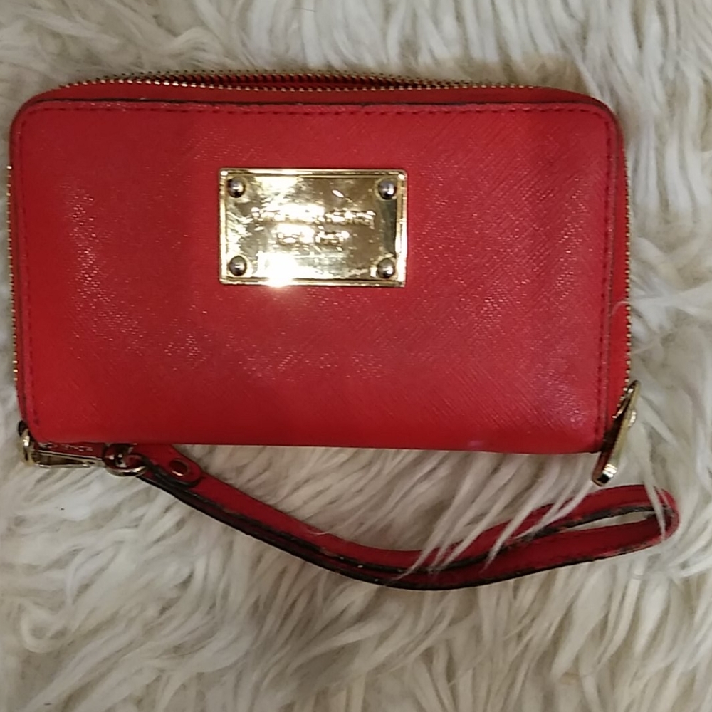MICHAEL KORS ZIP AROUND WALLET